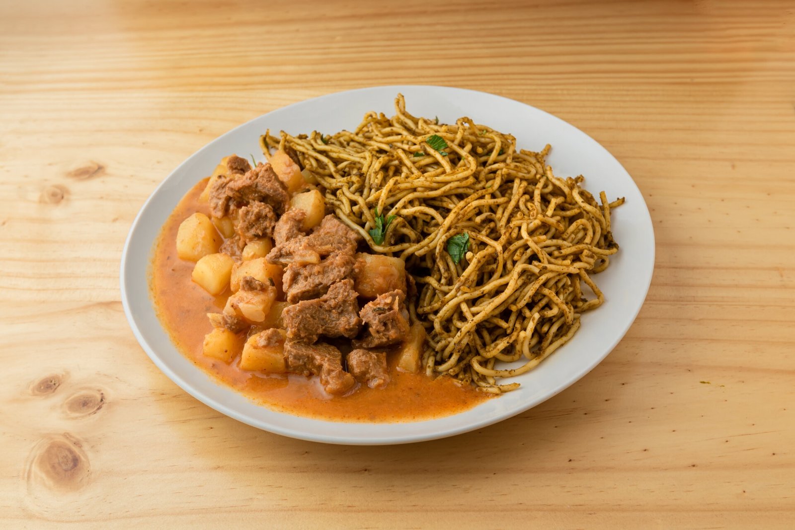 Sopa seca con carapulcra vegana